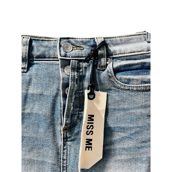 Miss Me NWT Med Wash Blue Denim Jean Skirt Size 26 Mini Button Fly Fray Hem - Picture 2 of 6